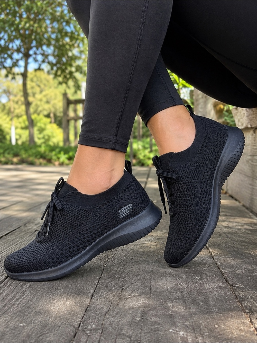 Skechers Stretch Fit Air-Cooled Memory Foam Sneakers Women’s 6 Black Knit